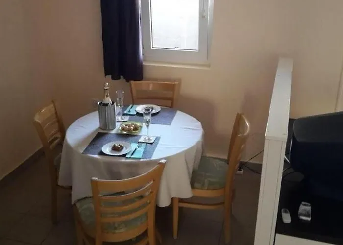 Apartamento Vesna 1 Mit Meerblick By Interhome