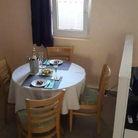 Apartamento Vesna 1 Mit Meerblick By Interhome